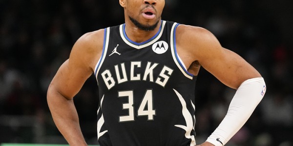 开云下载-拒绝勇士！拒绝森林狼！拒绝热火！字母哥留队，湖人机会来了