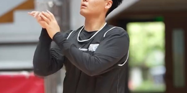 开云官网-备战浙江！赵睿投篮精准，周琦改罚球手势，许利民重提防守问题！|浙江队|浙江男篮|比赛|北京男篮_新浪体育_新浪新闻