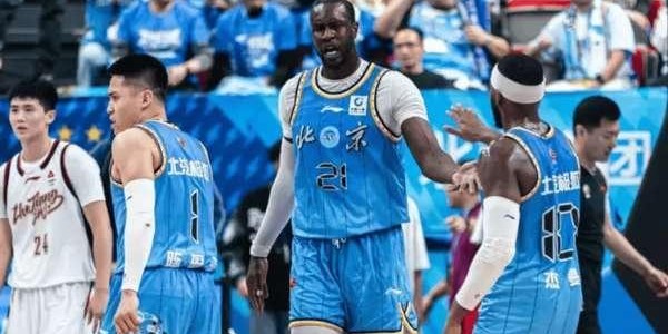 残阵击败稠州！首钢3名伤员，到场为队友加油，唯独不见一人身影